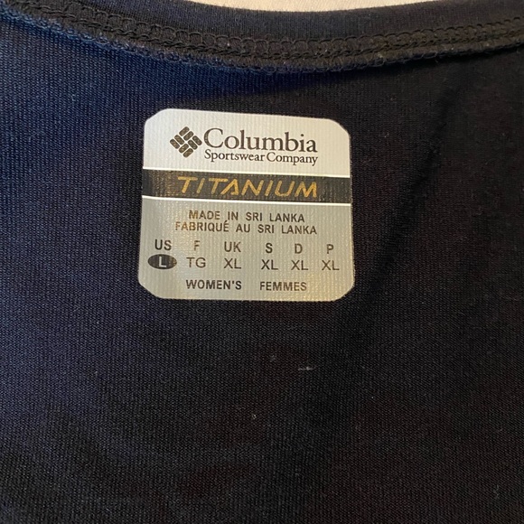 3 for $20  Columbia Cross Front Top - Picture 4 of 6